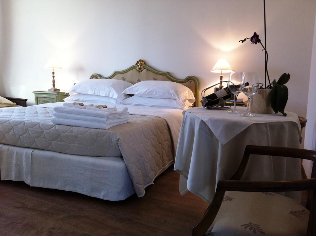 Отель Cascina Castagneto Castell'Alfero Номер фото