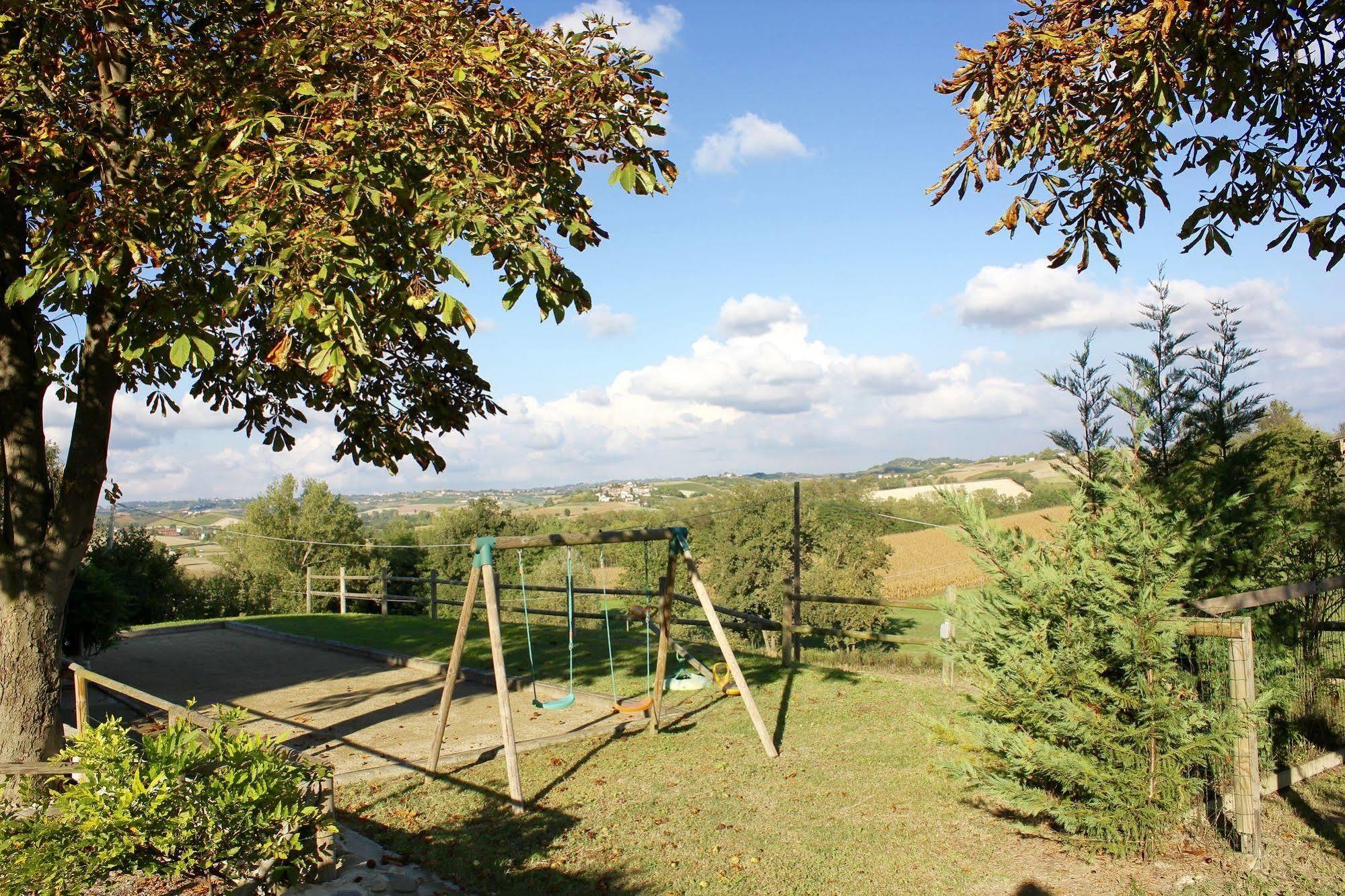 Отель Cascina Castagneto Castell'Alfero Экстерьер фото